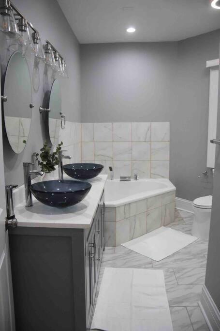 Upscale Apartment Westside Of 芝加哥 外观 照片