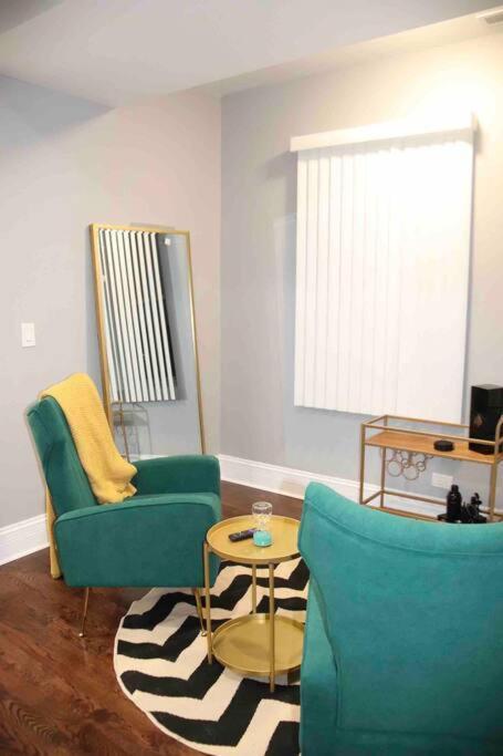 Upscale Apartment Westside Of 芝加哥 外观 照片